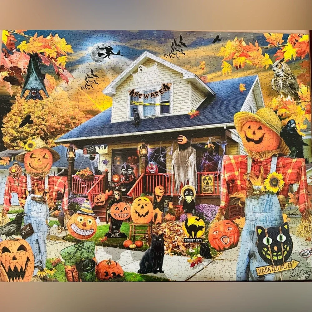 Haunted House Halloween puzzle from White Mountain